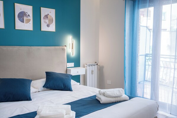 Standard Room | In-room safe, desk, laptop workspace, soundproofing - C&P Luxury Guest House Rome (Rome)