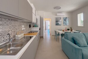 Micro-ondes, four, plaque de cuisson, lave-vaisselle