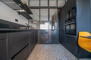 Deluxe Apartment | Private kitchen