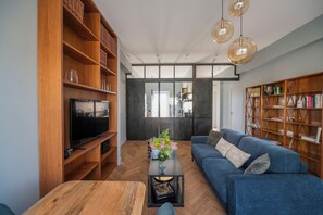 Deluxe Apartment | Living area