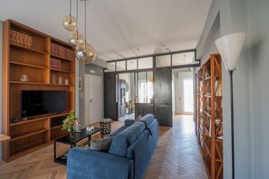 Deluxe Apartment | Living area