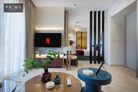 Deluxe Studio | In-room safe, iron/ironing board, free WiFi