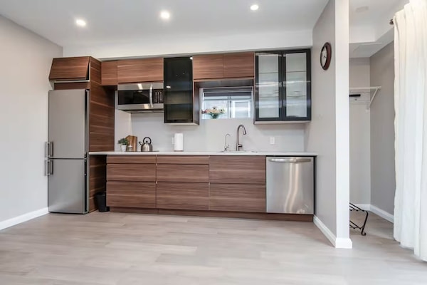 Micro-ondes, plaque de cuisson, lave-vaisselle