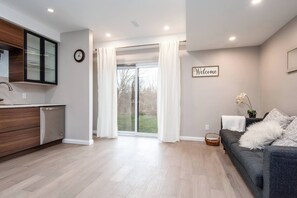 TV - The Simple Escape (Kitchener)