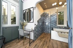 Interior - Super LUX Jakuzi studio in downtown/ parking 12e/d (Beograd)