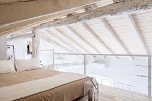 Appartement, uitzicht op meer | Luxe beddengoed, donsdekens, een strijkplank/strijkijzer
