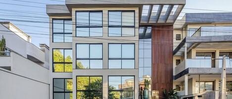 Basic Studio | Exterior
