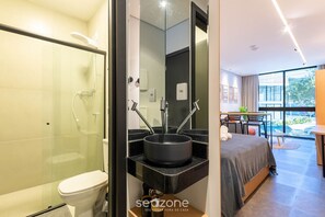 Basic Villa | Bathroom