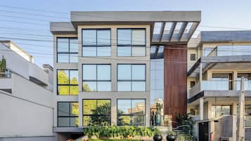 Basic Villa | Exterior