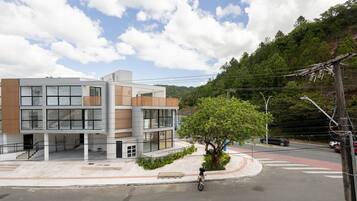 Basic Apartment | Exterior