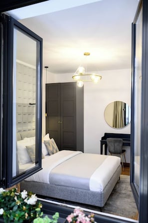 1 chambre, fer et planche à repasser, draps fournis