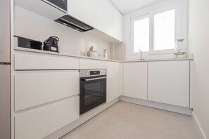 Fridge, microwave, oven, dishwasher
