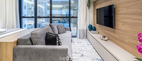 Basic Apartment | Living area