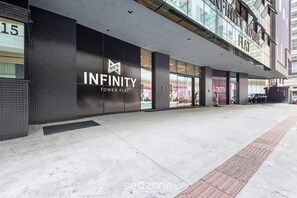 Exterior detail - IFT - Ed. Infinity Tower Flat 350m From Meia Praia (Itapema)