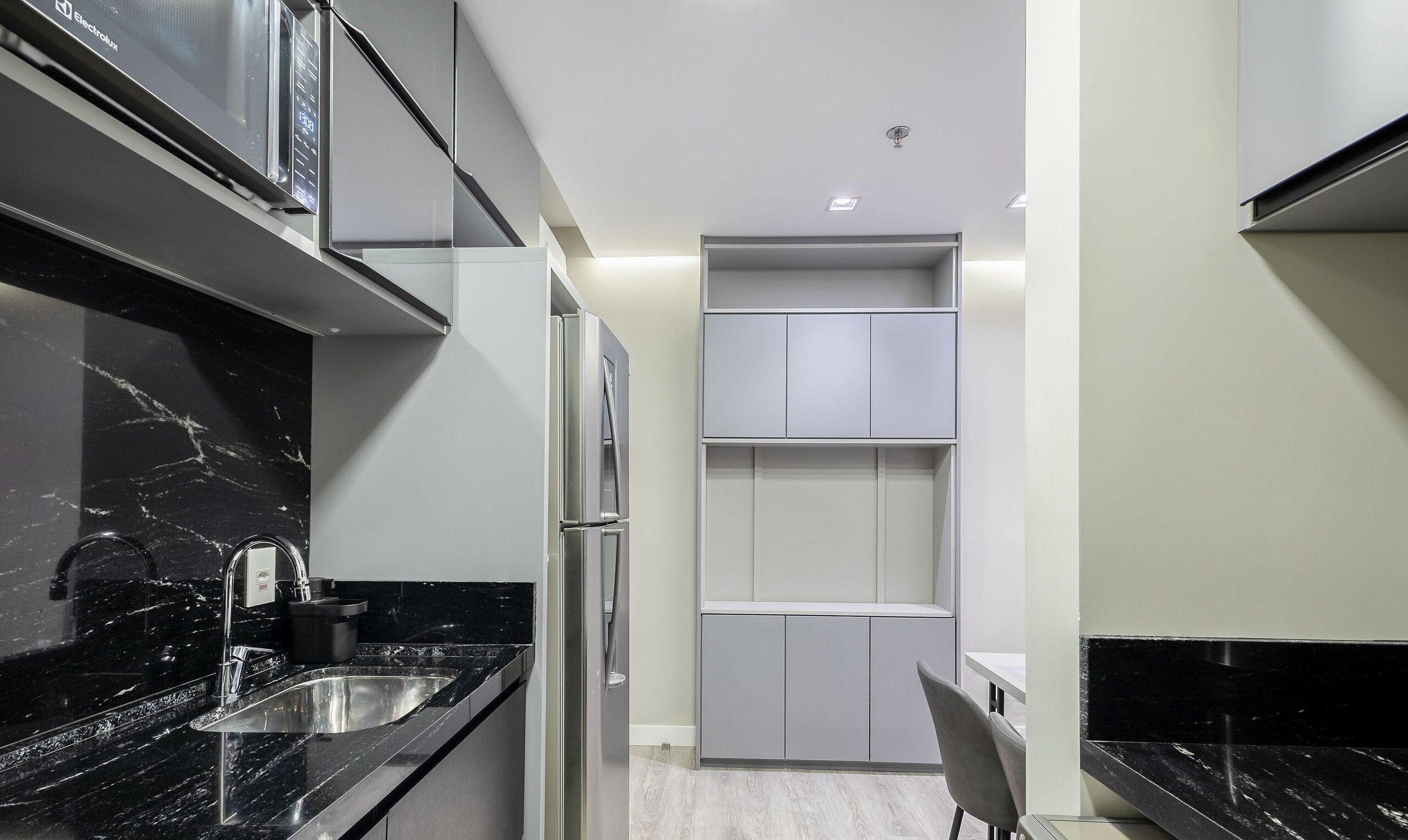 Basic Apartment | Private kitchen | Cookware/dishes/utensils