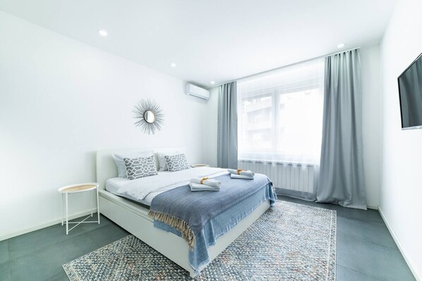 2 bedrooms, iron/ironing board, WiFi, bed sheets - Modern and bright-7 min by walk Knez M.Parking-12e (Beograd)