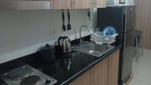 Interior - Peaceful Pasay Getaway - Private Studio With Pool (Pasay)