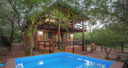 4-bedroom, 4-bathroom house in Marloth Park with WiFi and AC. Enjoy your stay