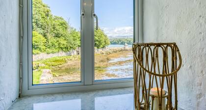 Felin Hen - sleeps 12 guests in 6 bedrooms