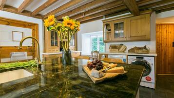 Frigorifero, microonde, forno, lavastoviglie