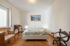 Departamento, 2 habitaciones, vista al mar | Tabla de planchar con plancha y wifi gratis 