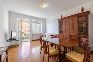 Departamento, 2 habitaciones, vista al mar | Comedor