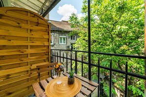 Outdoor dining - France touch, 10min. to Knez M., with P extra 12e (Beograd)