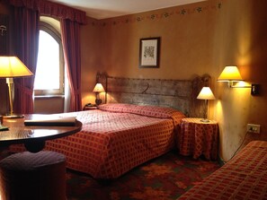 Caja de seguridad en la habitación y cortinas blackout 