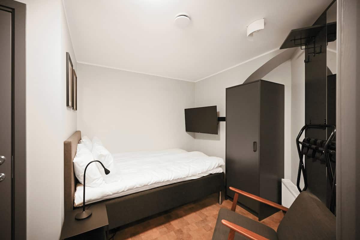 Double Room | Free WiFi, bed sheets