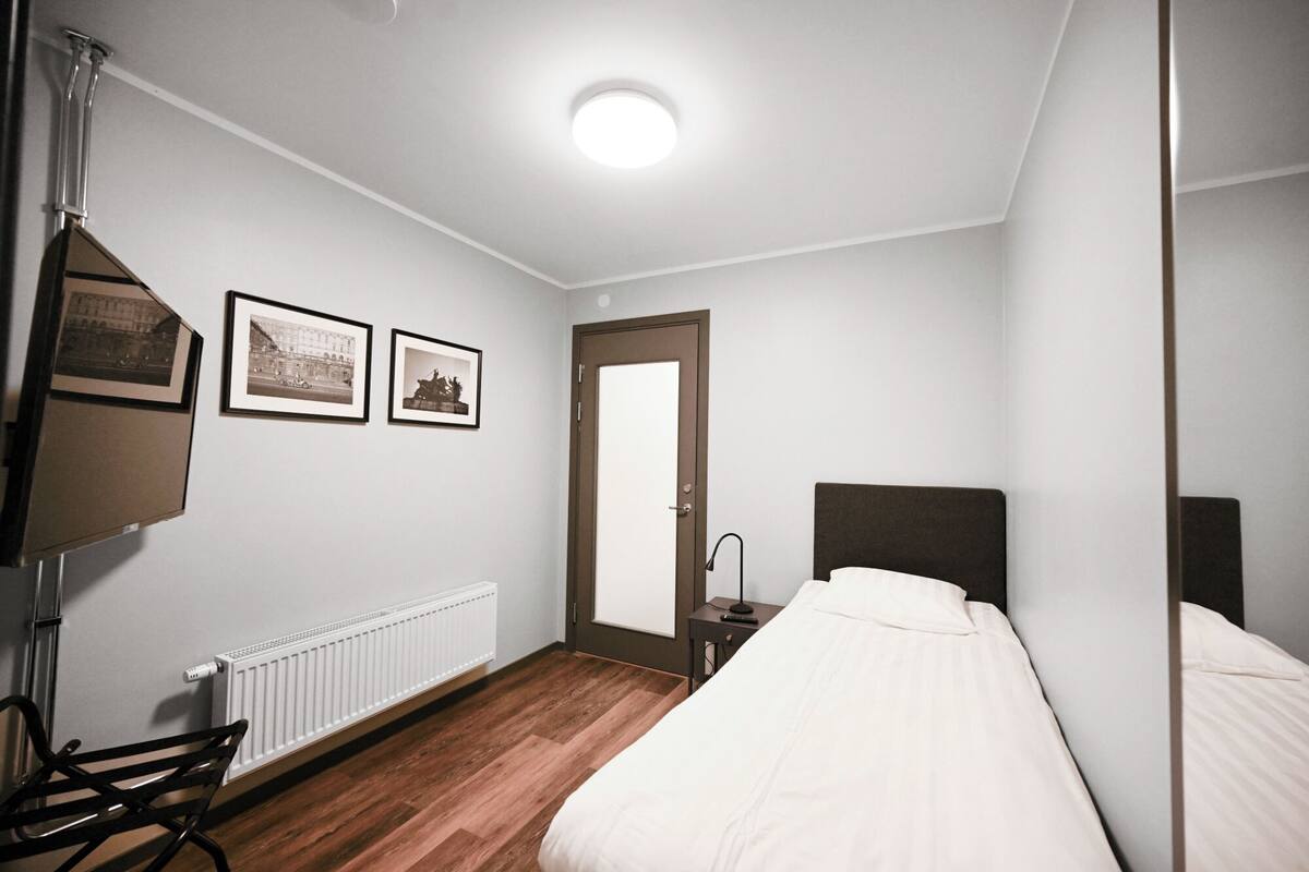 Single Room | Free WiFi, bed sheets
