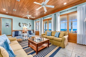Smart TV - Black Skimmer - Beach front, screened porch, elevator, and pet friendly! (St. George Island)