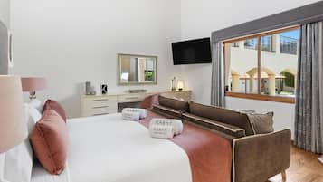 4 bedrooms, iron/ironing board, WiFi