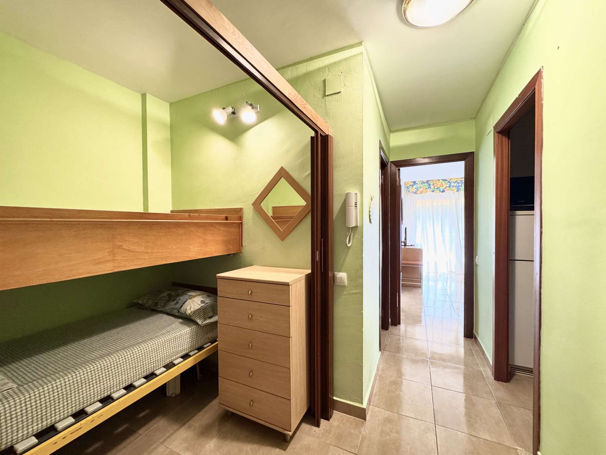 2 makuuhuonetta, Wi-Fi, vuodevaatteet