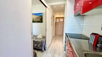 1 habitación, wifi y ropa de cama