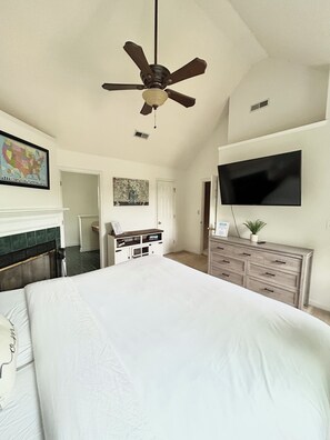 Iron/ironing board, free WiFi, bed sheets - Lux Ridge Retreat-Master Suite-Fast Wifi-Campfires (Madison)