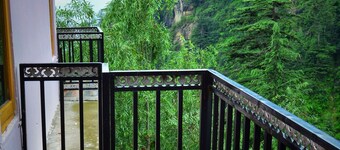 Mountain Timber Nest-Private 2 Bedroom Hall Cottage-Sakinn Stays-Manali