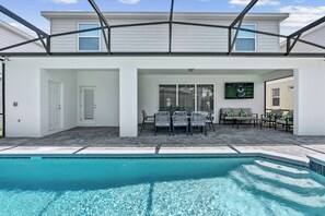 Et oppvarmet basseng