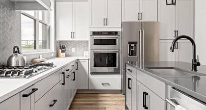 Downtown Luxury | Chatham-Arch BoHo-Style Townhome