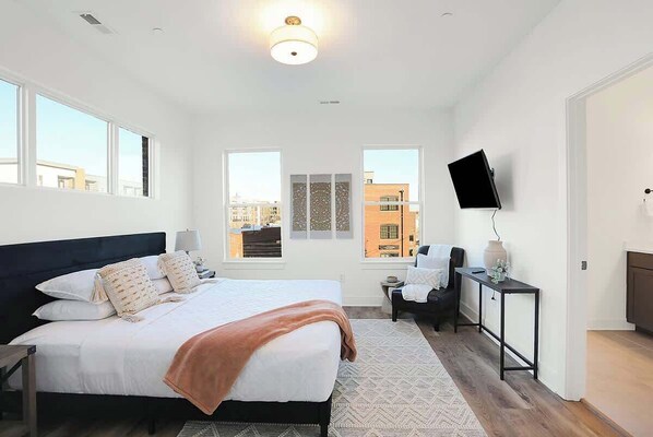 Iron/ironing board, WiFi, bed sheets