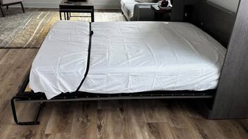 4 habitaciones, tabla de planchar con plancha, wifi y ropa de cama