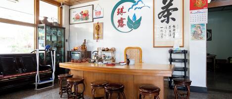 Bar (in der Unterkunft)