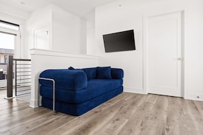 Télévision, chaßne hi-fi, espaces bureaux