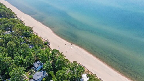 The Holland Hideaway | Family Home | Walk to Beach