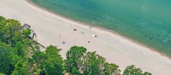 Holland Hideaway | Walk to Beach | Monthly Stays!