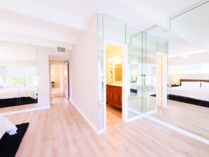 3 habitaciones, tabla de planchar con plancha, wifi y ropa de cama