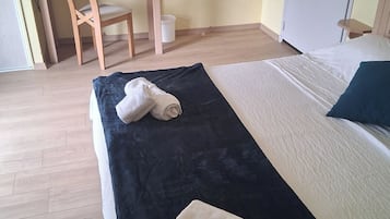 Habitación doble Confort, vista al valle | Baño | Amenidades de baño gratuitas, toallas, jabón, shampoo