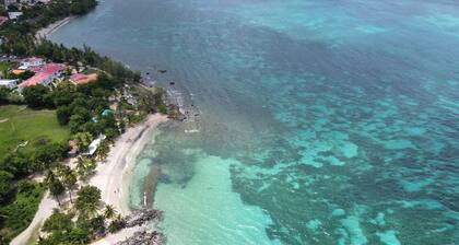 Villa Raphael - Four Bedroom Villa, Sleeps 8