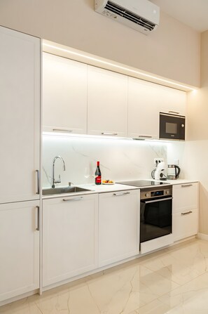 Fridge, microwave, oven, dishwasher