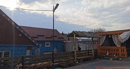 Charming bed & breakfast in fabulous Băcioi with WiFi, AC