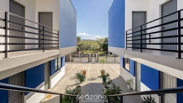 베이직 아파트 | 숙박 시설 구내